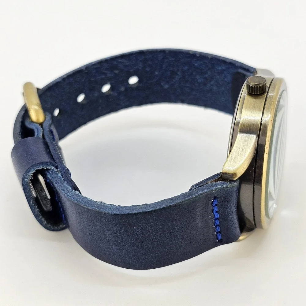 42MM Men's Analog Watch Gold Dial Dark‎ Blue Leahter Bands New Battery